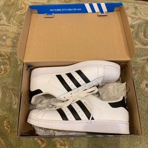 Adidas Superstar Sneakers